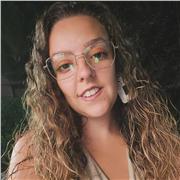 Profesora de inglés de diferentes niveles, de clases de apoyo y también preparadora de exámenes de Cambridge de B1 y B2